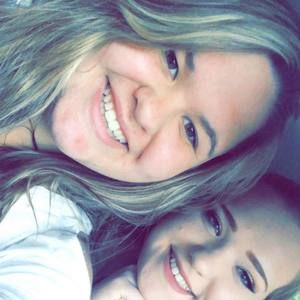 Meet your Posher, Chloe